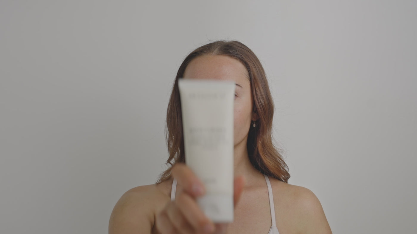 How to apply your peptide collagen moisturiser for the best results.